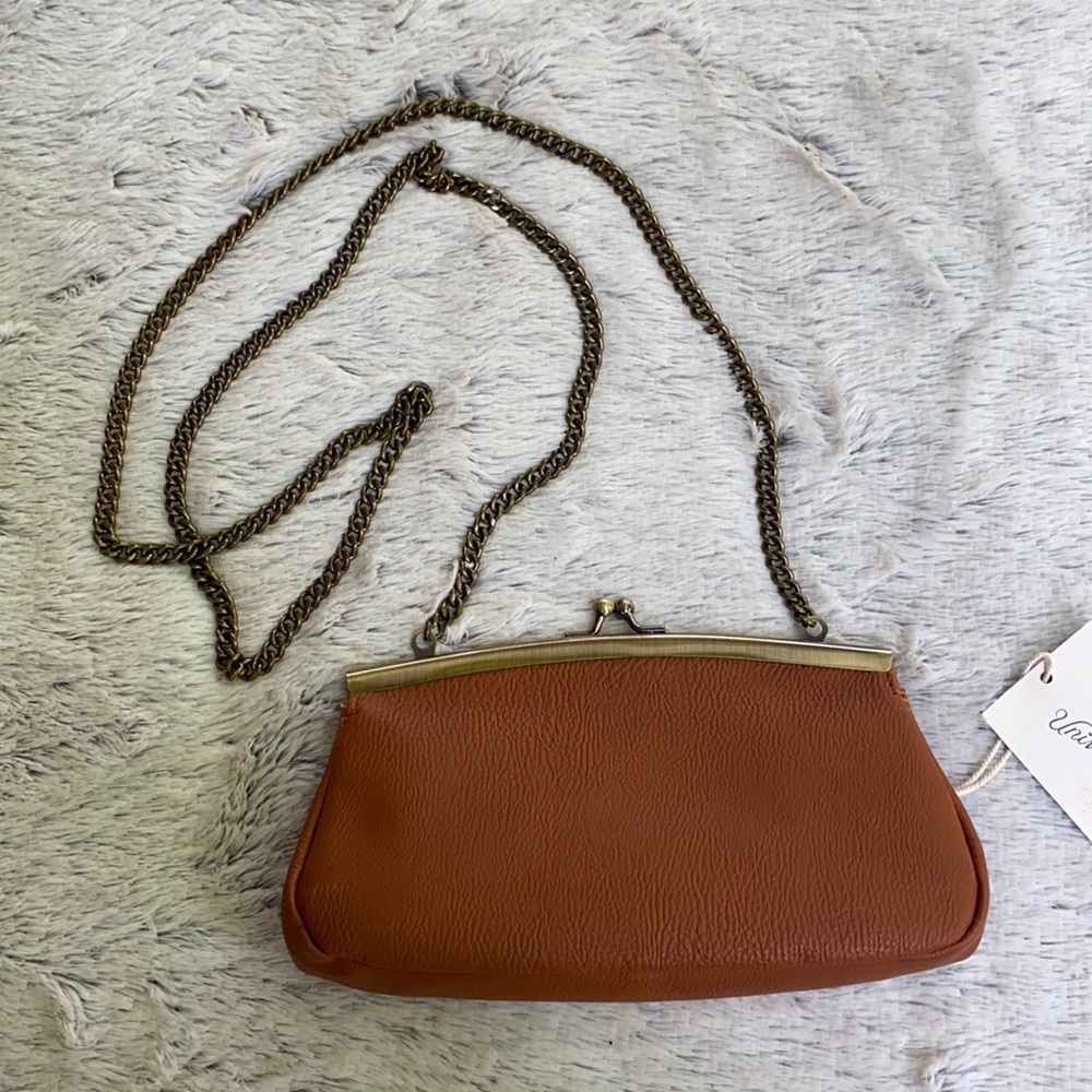 Universal Thread Kisslock Wallet on Chain